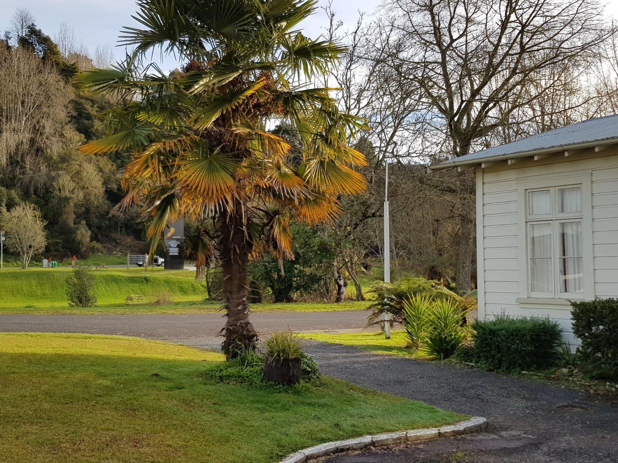 Kelly'S Riverside Motel Taumarunui Kültér fotó