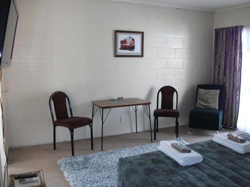 Kelly'S Riverside Motel Taumarunui Kültér fotó