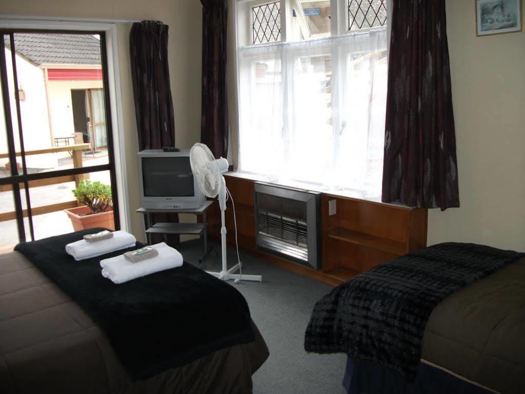Kelly'S Riverside Motel Taumarunui Kültér fotó